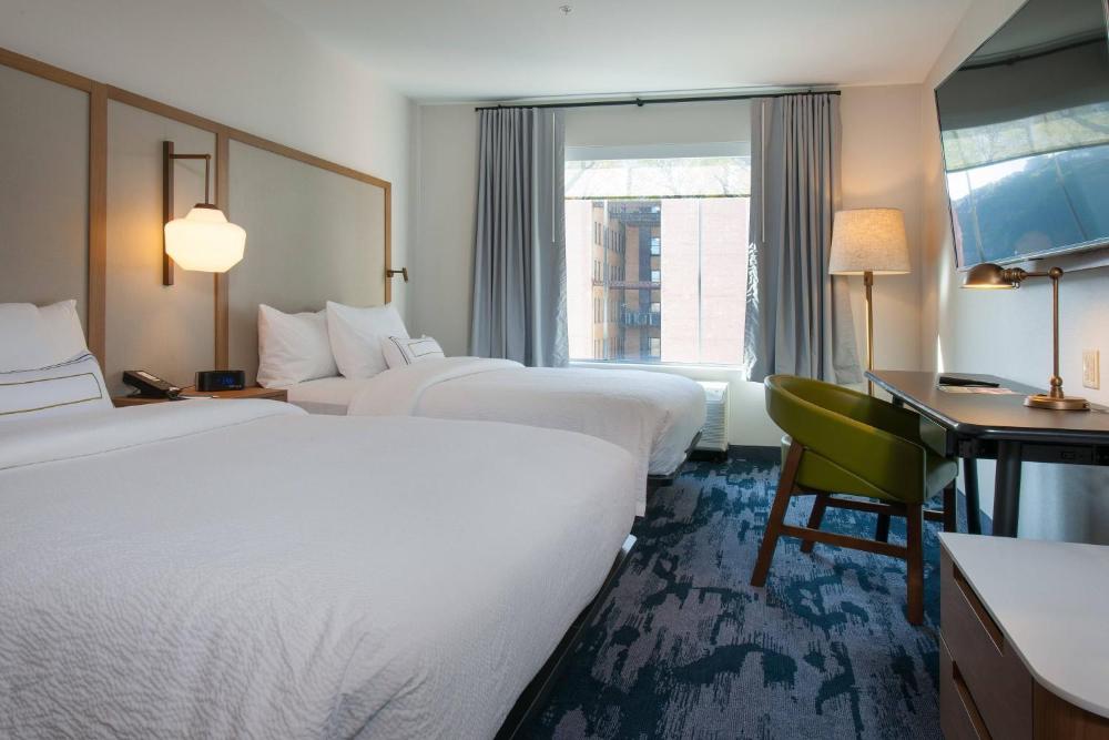 Guest room, 2 Queen interior